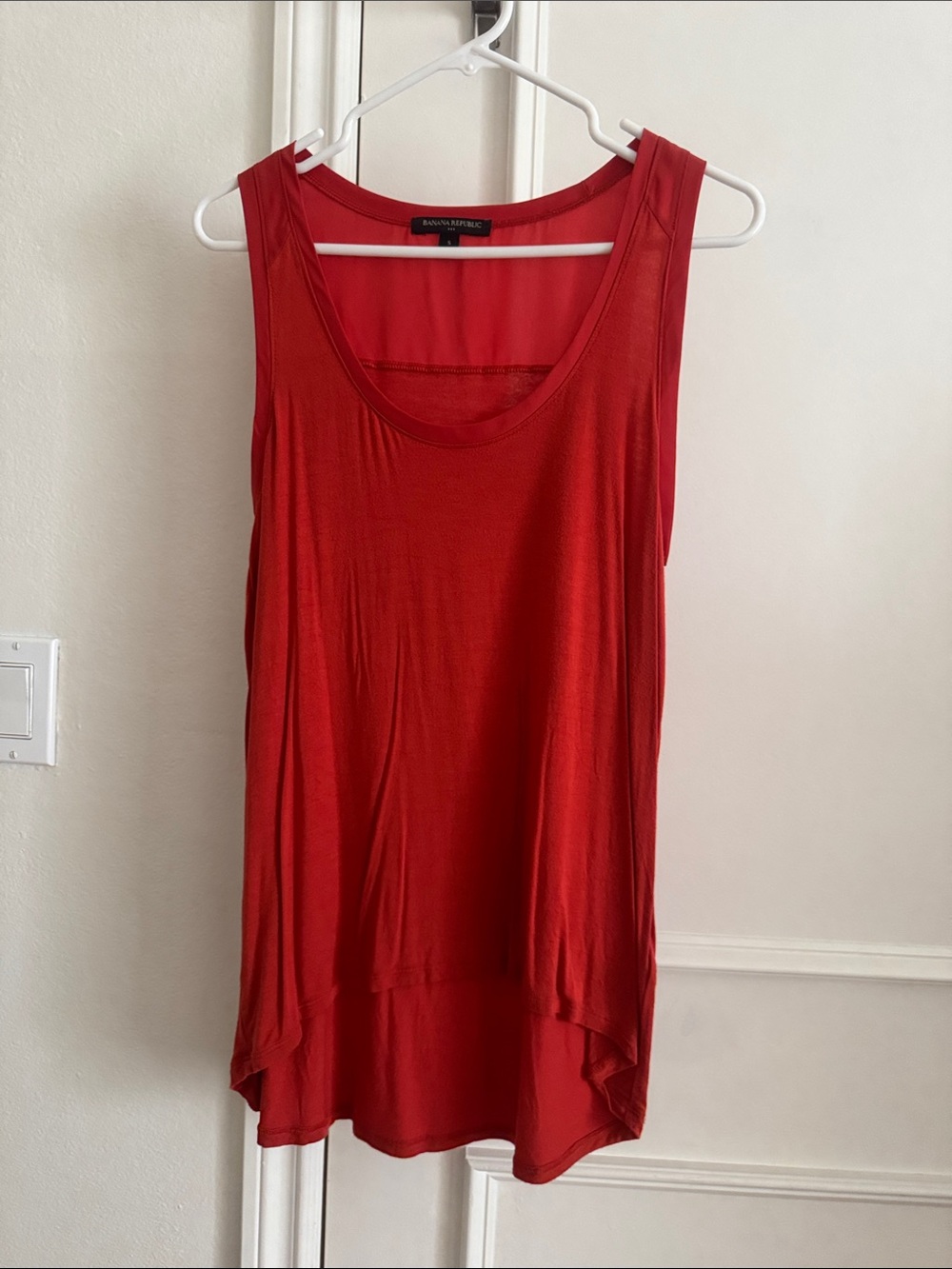Banana Republic Red-Orange Scoop Neck Sleeveless Tank